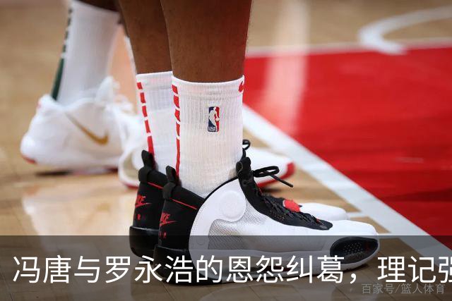 冯唐与罗永浩的恩怨纠葛，理记强势发声引发关注